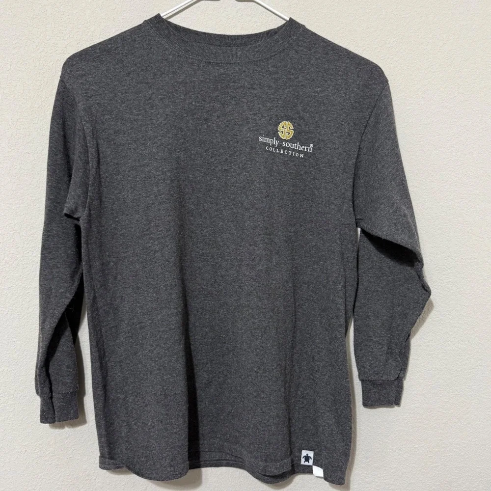 Simple Southern 'True Love was born in a Barn' Glitzy Gray Tee Size Youth Medium